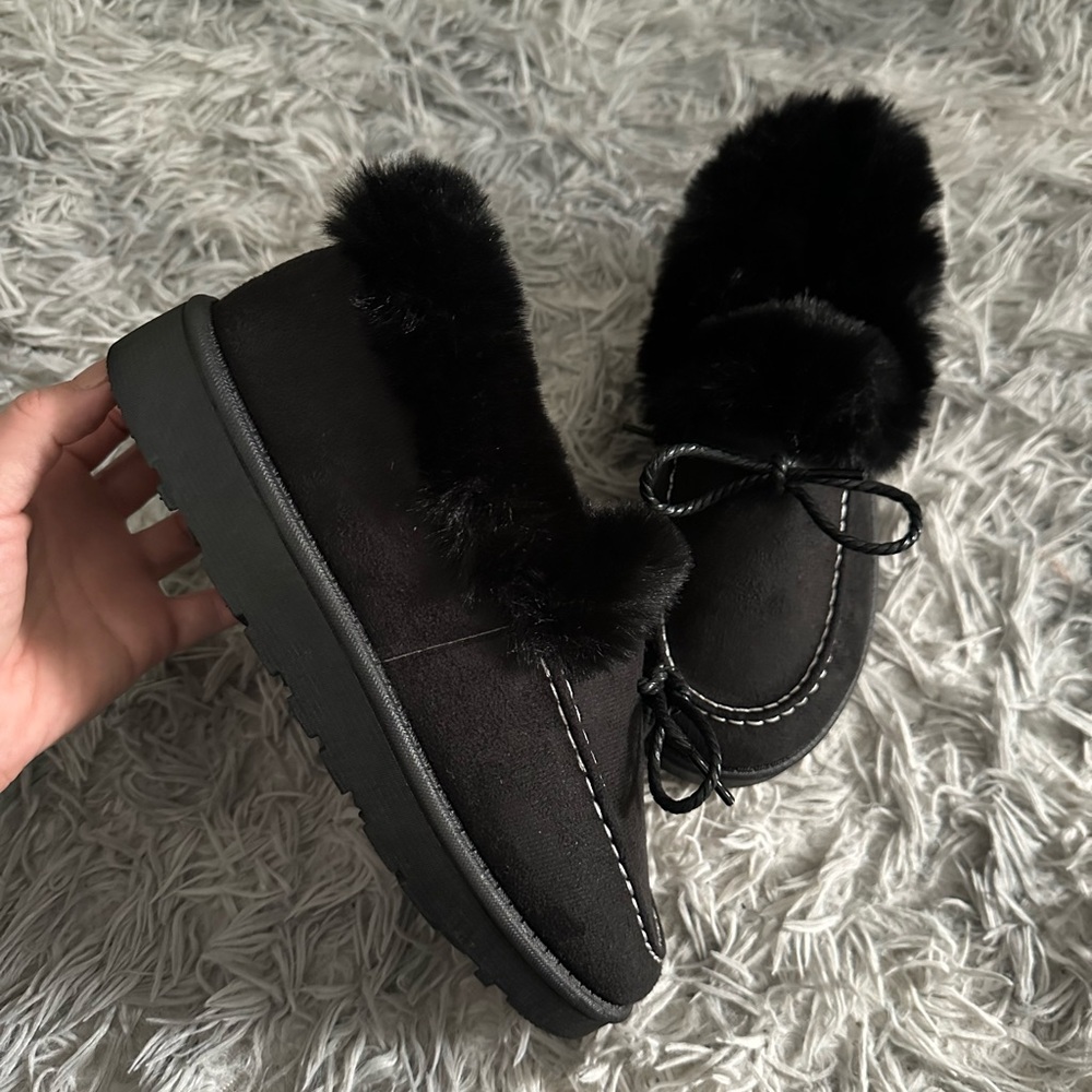 Women's Black Fur Lined Shoes